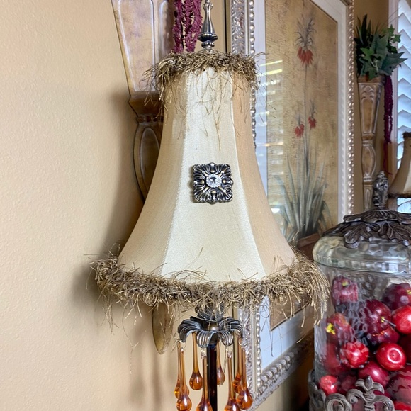 Magnetic Lampshade Enhancer Embellishment - Picture 6 of 10